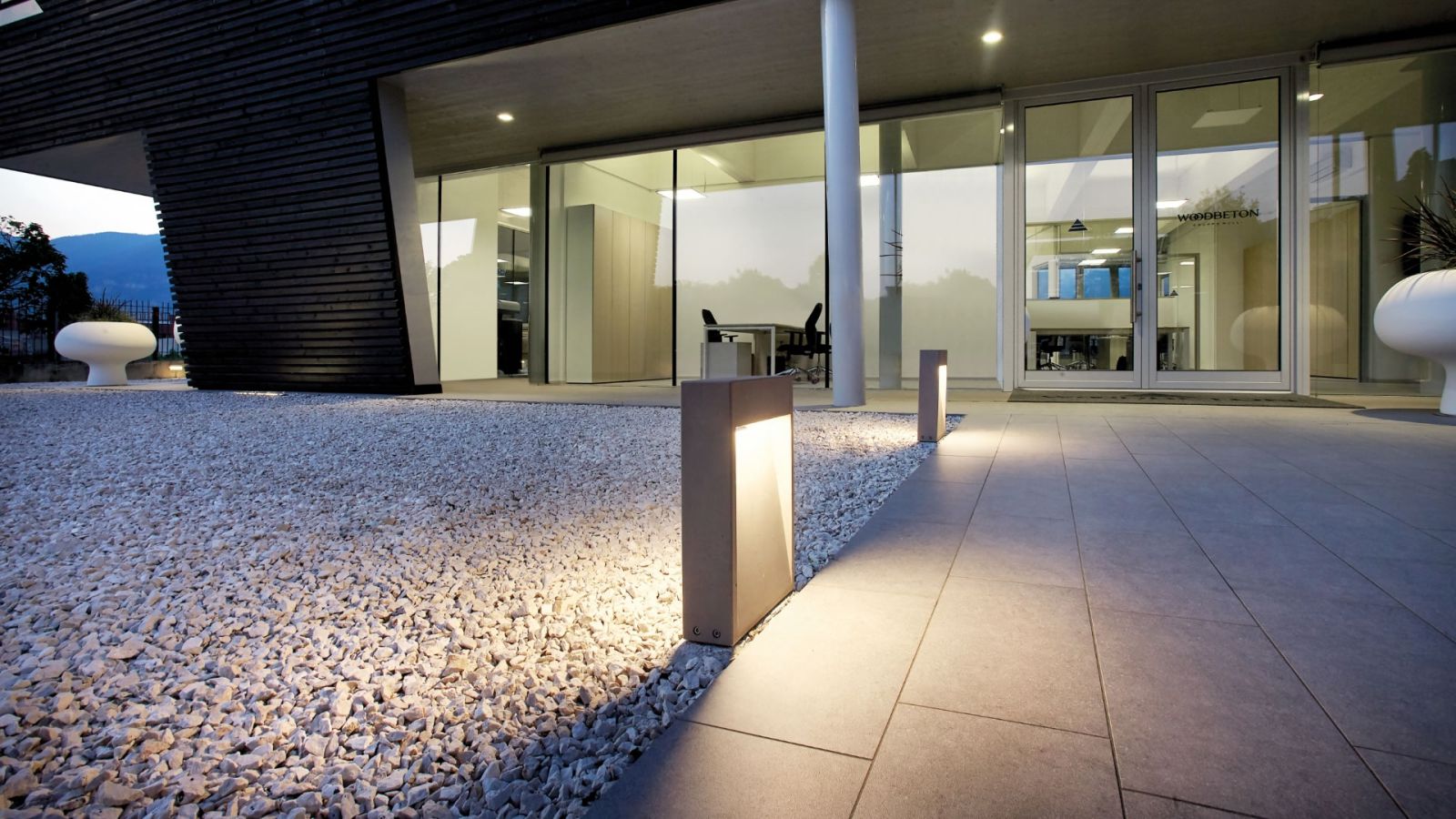 LED vs Traditional Lighting: 
What’s the Difference?