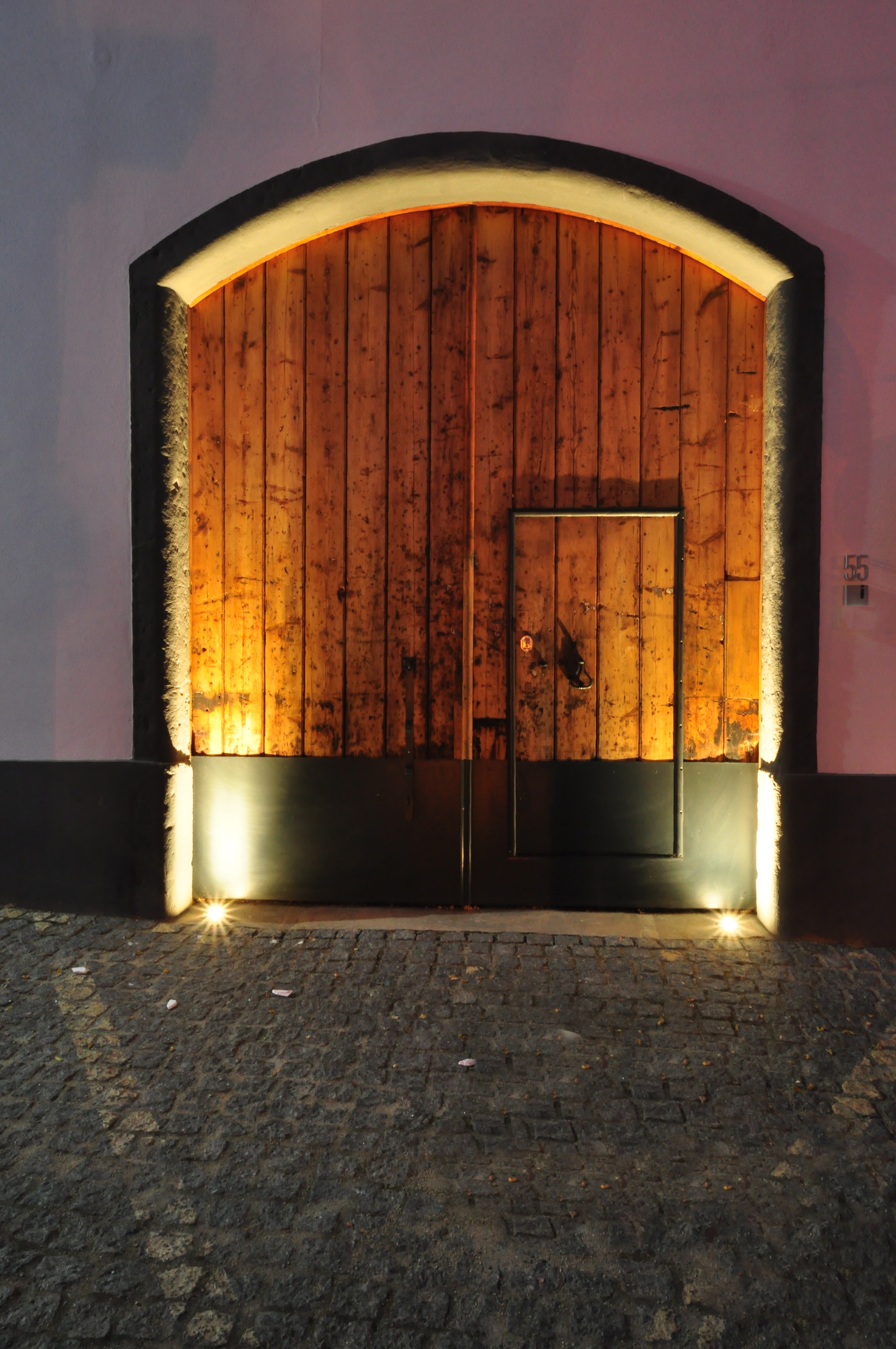 Uplight Paredes 